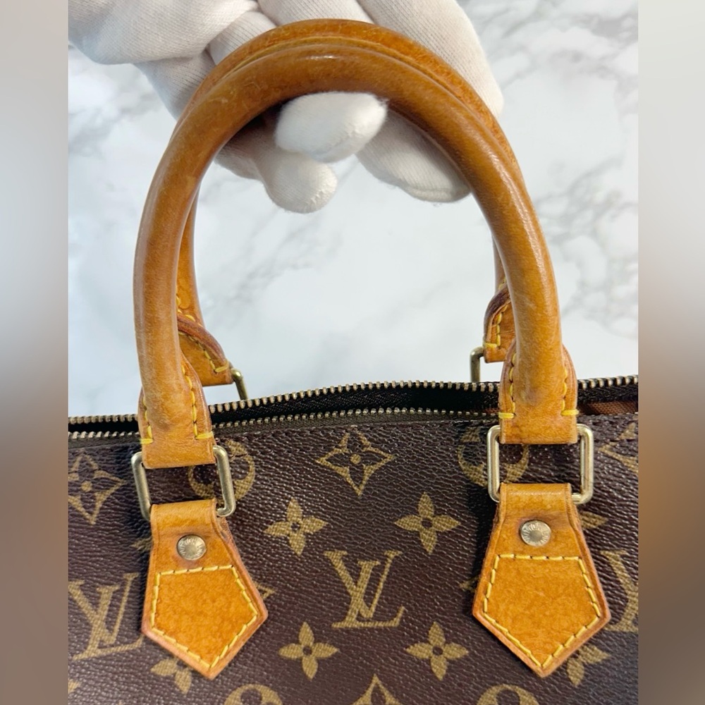 Louis Vuitton Speedy 25 Monogram Handbag - Picture 14 of 16
